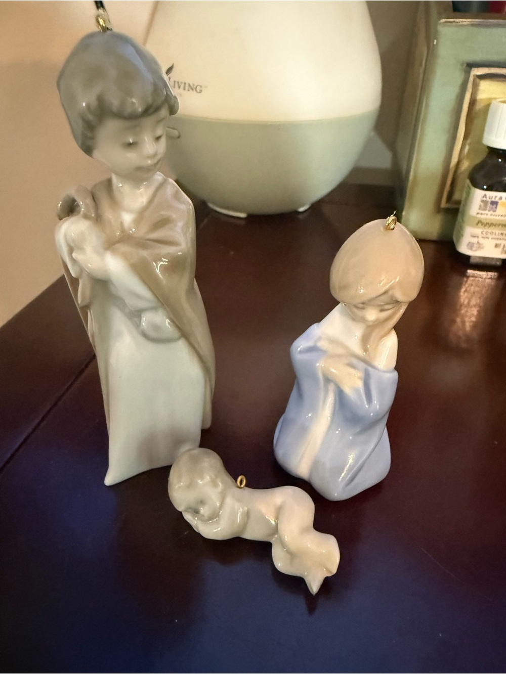 Lladro vintage Porcelain Nativity Figurine Set - Soft Pastel Blue & Cream.